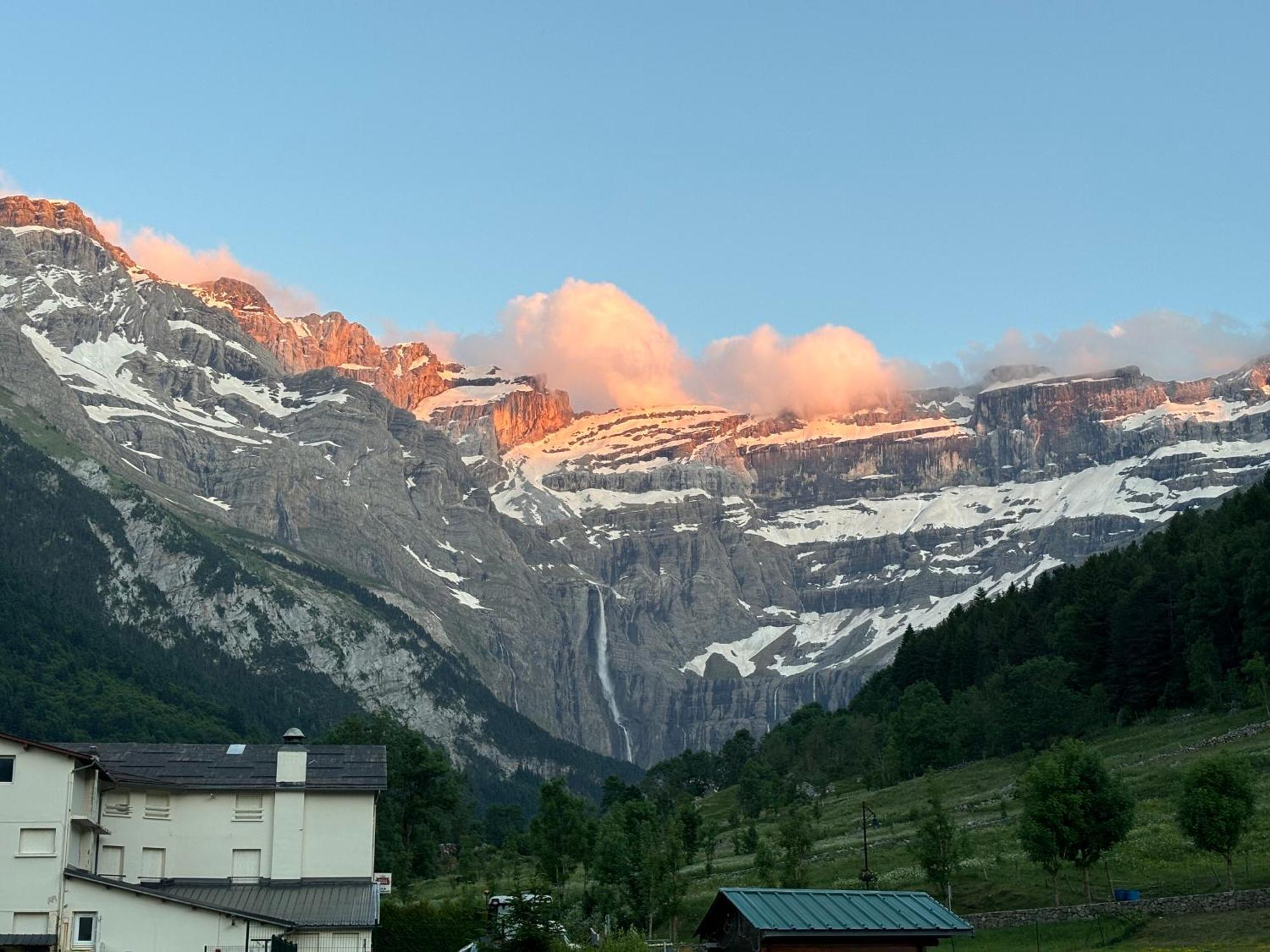 Hotel Le Taillon Гаварни Екстериор снимка